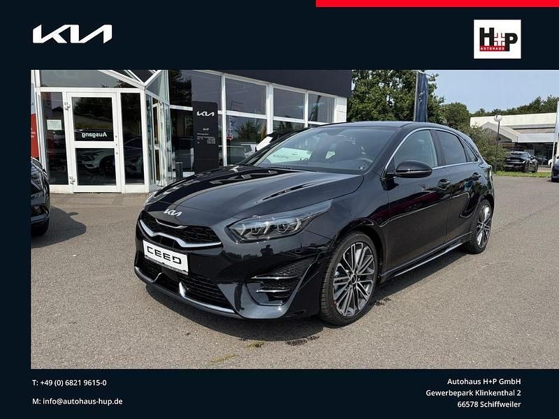 Schwarz Neu 2025 Kia Ceed GT GT-Line Limousine | 33.480 € - Bild 1/4