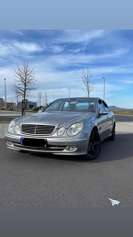 Second-hand Mercedes E220 150 CP (110 kW) 2004 Andere farben Berlinǎ