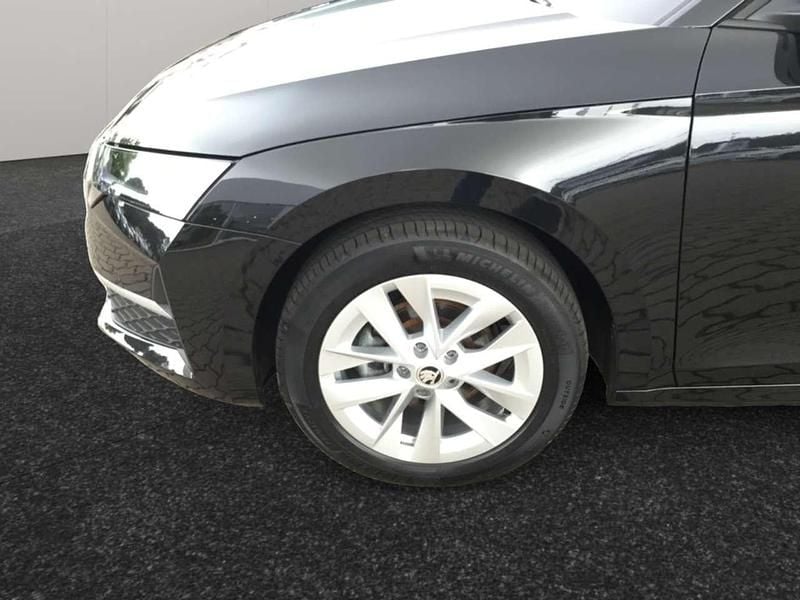 Schwarz Gebraucht 2024 Skoda Octavia Selection Limousine | 27.422 € (Fairer Preis) - Bild 1/4