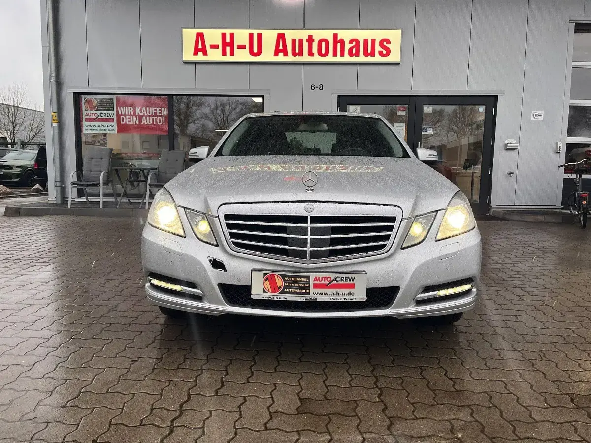 Second-hand Mercedes E220 Elegance 170 CP (125 kW) 2012 Argintiu Berlinǎ