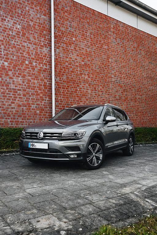 Grau Gebraucht 2018 VW Tiguan Allspace SUV | 22.950 € (Superpreis) - Bild 1/4