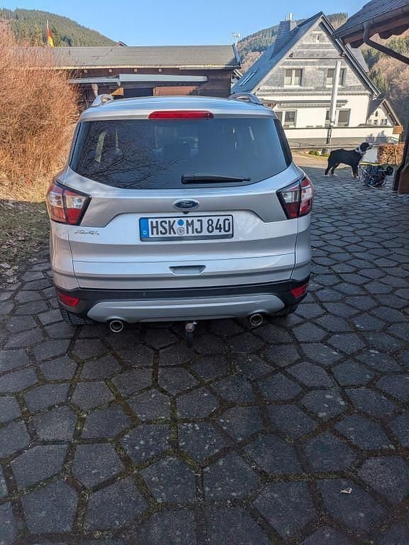 Gebraucht Ford Kuga Titanium 179 PS (131 kW) 2018 Silber SUV