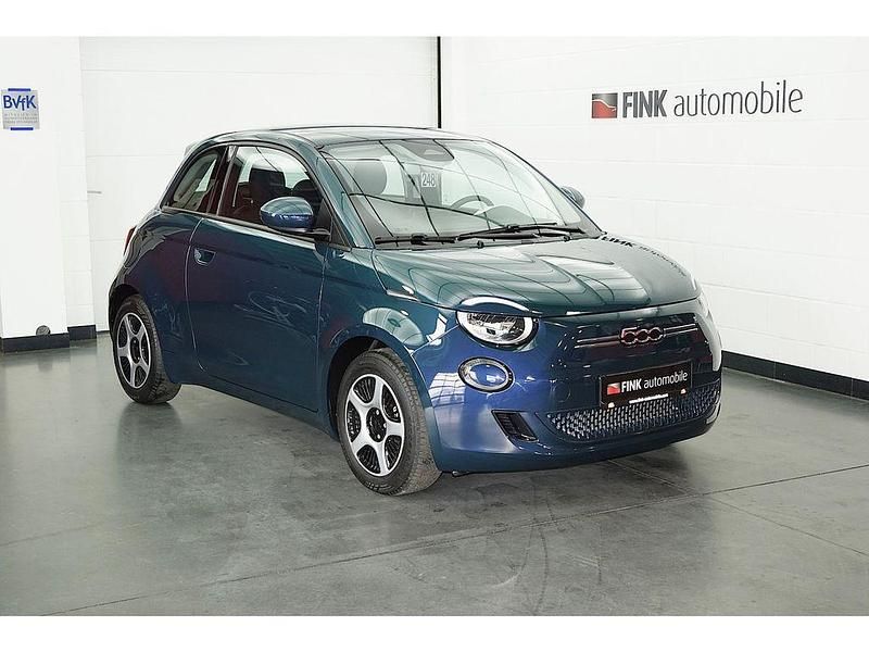 Grün Gebraucht 2023 Fiat 500e Action Limousine | 13.200 € (Superpreis) - Bild 1/2