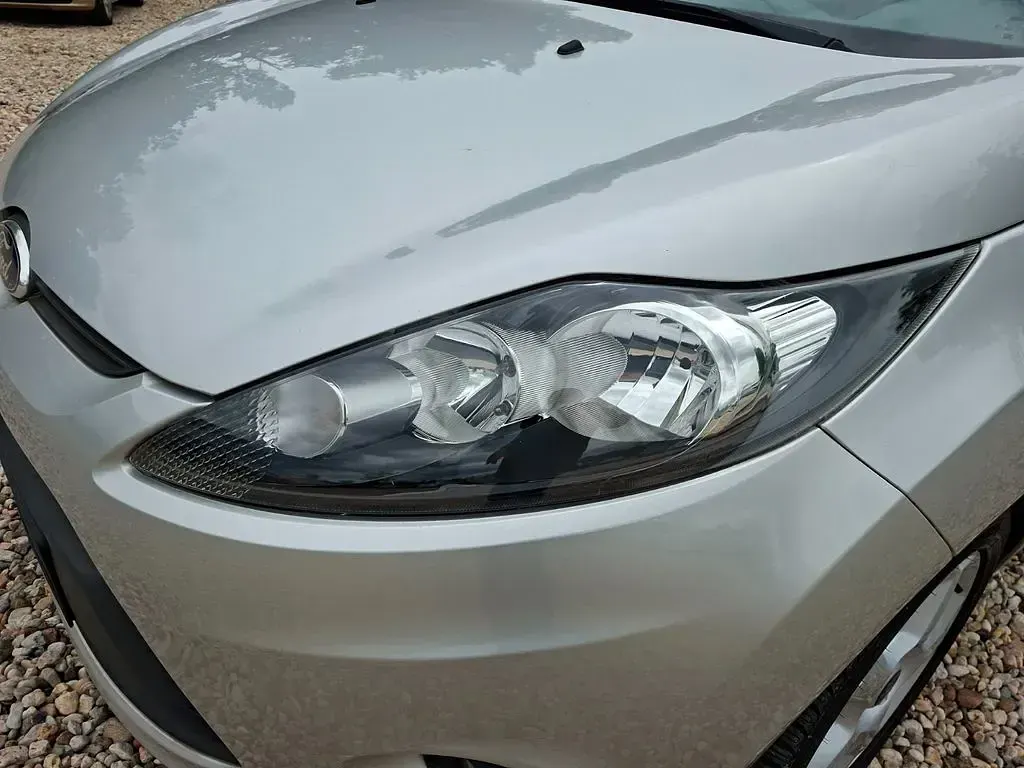 Gebraucht Ford Fiesta Trend 82 PS (60 kW) 2011 Silber Limousine