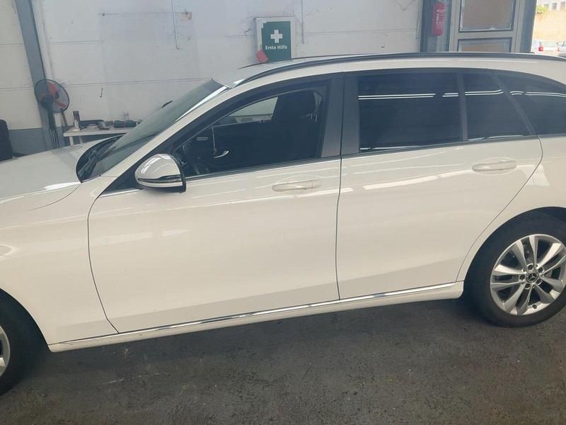Gebraucht Mercedes C220 194 PS (142 kW) 2019 Weiß Kombi