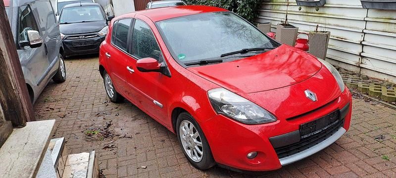 Gebraucht Renault Clio II Luxe 100 PS (73 kW) 2009 Rot Limousine