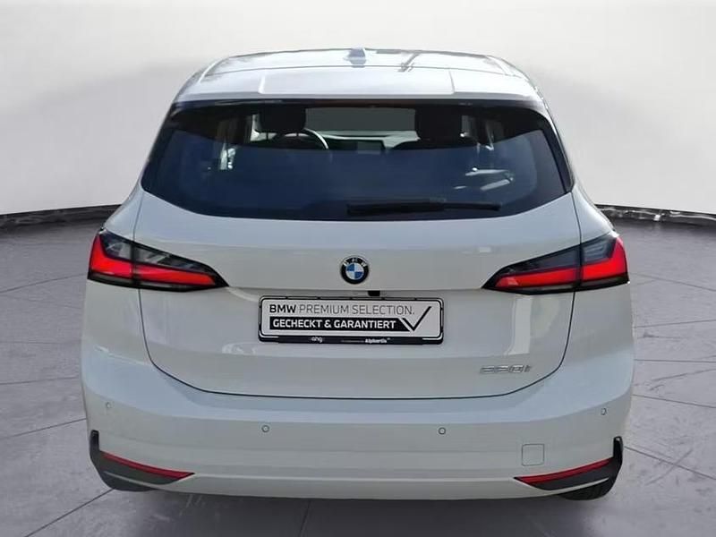 Gebraucht BMW 220 Active Tourer 156 PS (114 kW) 2025 Weiß Van / Kleinbus
