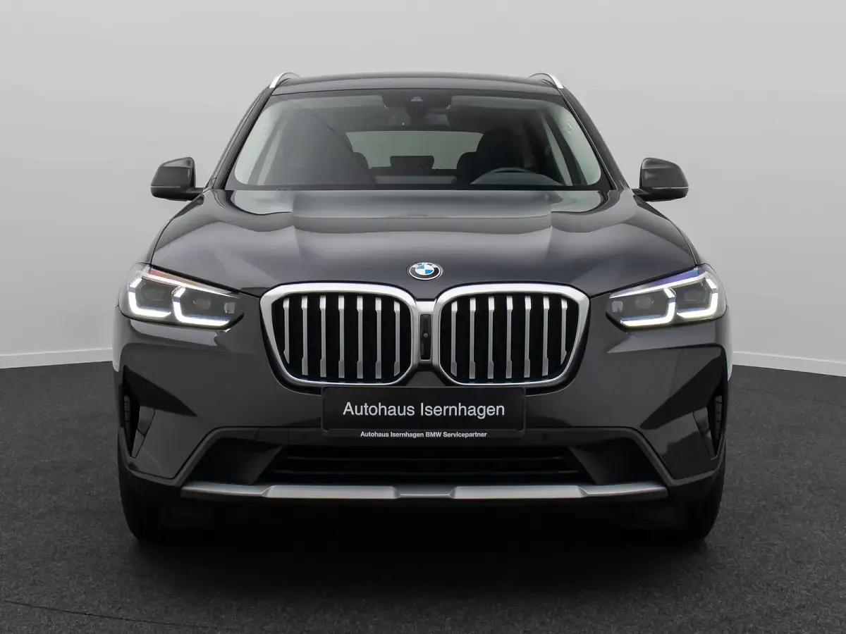 Gebraucht BMW X3 Sport Line 286 PS (210 kW) 2022 Sophistograu brillanteffekschwarz SUV