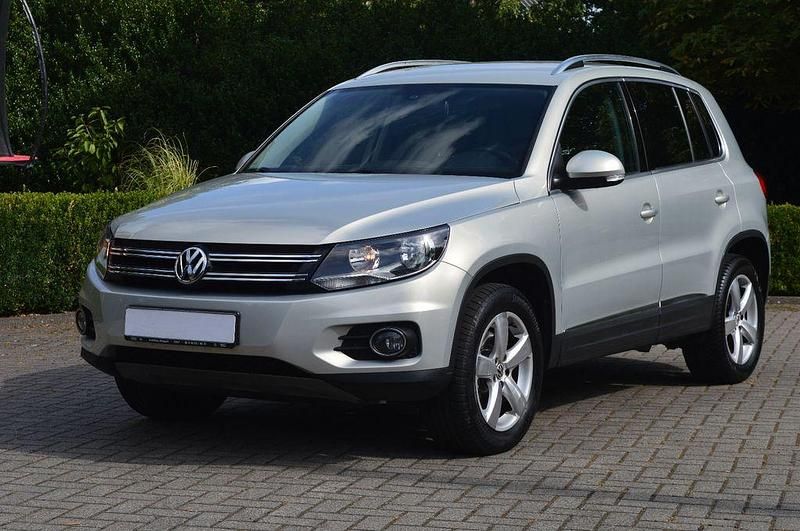 Silber Gebraucht 2015 VW Tiguan Style SUV | 10.950 € (Guter Preis) - Bild 1/4