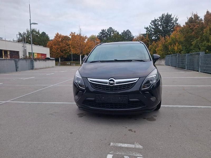 Schwarz Gebraucht 2015 Opel Zafira Tourer drive Van / Kleinbus | 7.400 € (Guter Preis) - Bild 1/4