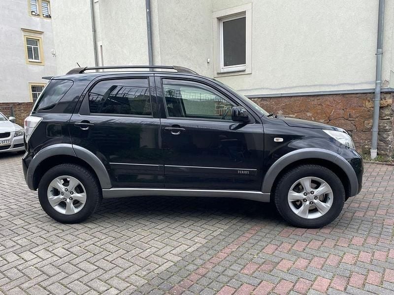 Gebraucht Daihatsu Terios 102 PS (75 kW) 2011 Schwarz SUV