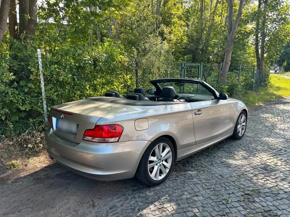 Gebraucht BMW 120 Cabriolet 170 PS (125 kW) 2009 Andere farben Cabrio