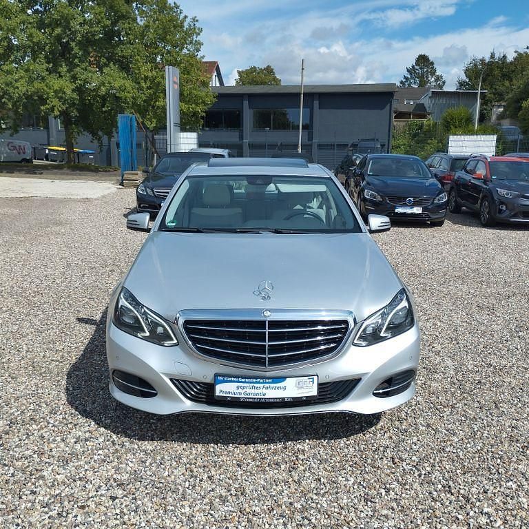 Silber Gebraucht 2013 Mercedes E350 Avantgarde Limousine | 14.969 € (Superpreis) - Bild 1/4