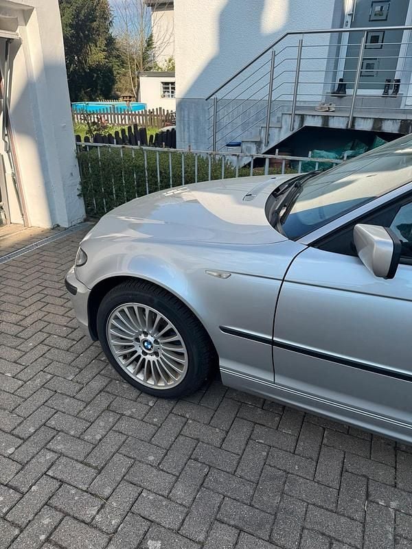 Gebraucht BMW 320 150 PS (110 kW) 2002 Grau Kombi