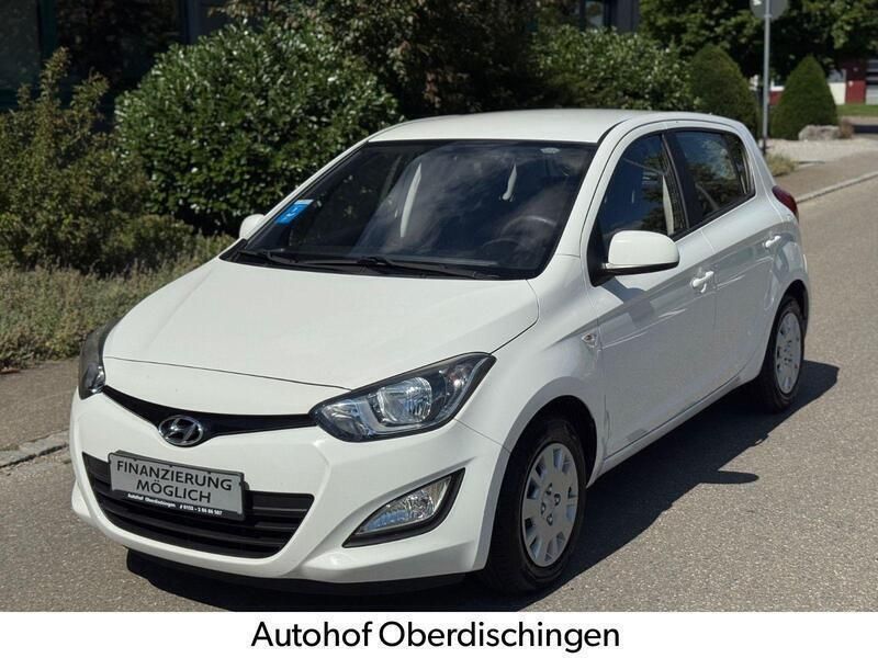 Weiß Gebraucht 2012 Hyundai i20 Edition Kleinwagen | 4.980 € (Fairer Preis) - Bild 1/4