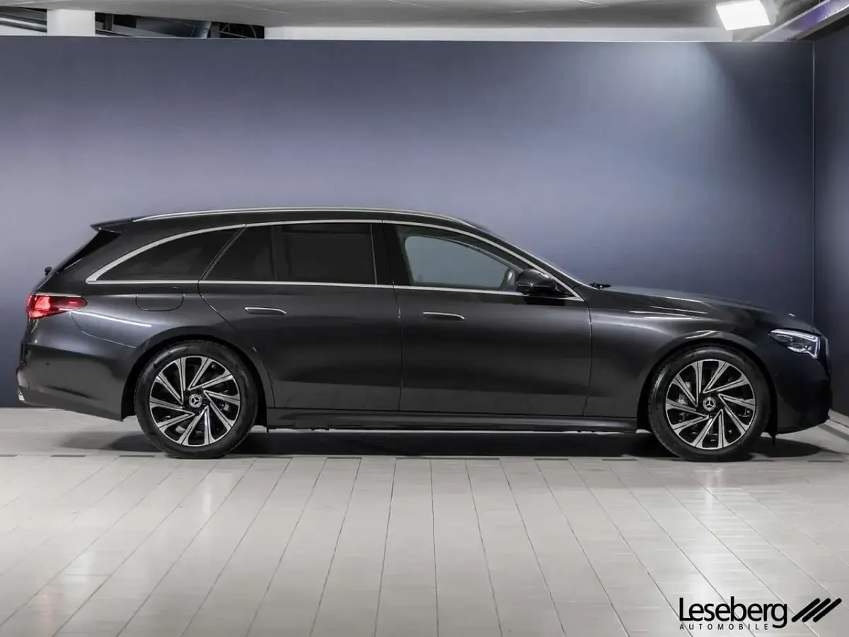 Gebraucht Mercedes E300 Avantgarde 313 PS (230 kW) 2025 Graphitgrau Kombi