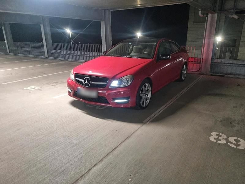 Gebraucht Mercedes C250 204 PS (150 kW) 2013 Rot Limousine