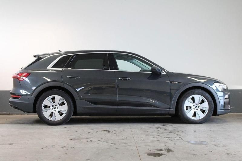 Gebraucht Audi e-tron 300 kW (408 PS) 2021 Grau SUV