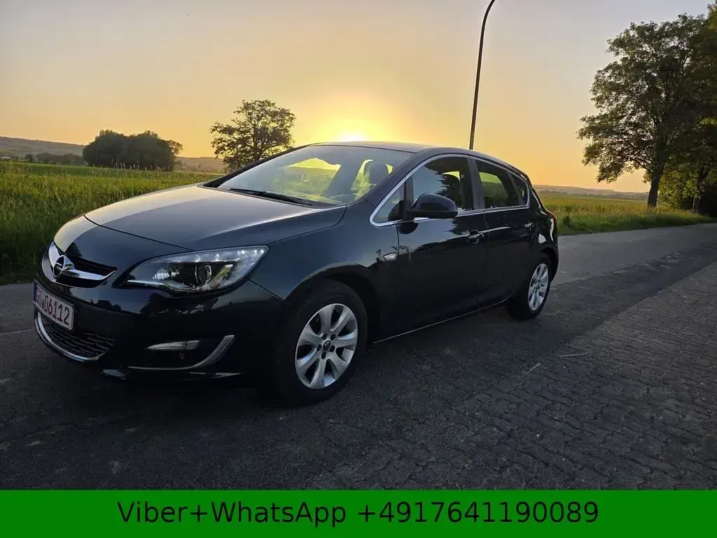 Usata Opel Astra Exklusiv 140 CV (102 kW) 2014 Verde Berlina