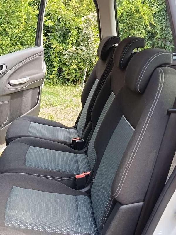 Gebraucht Ford Galaxy Ambiente 145 PS (106 kW) 2012 Silber Van / Kleinbus