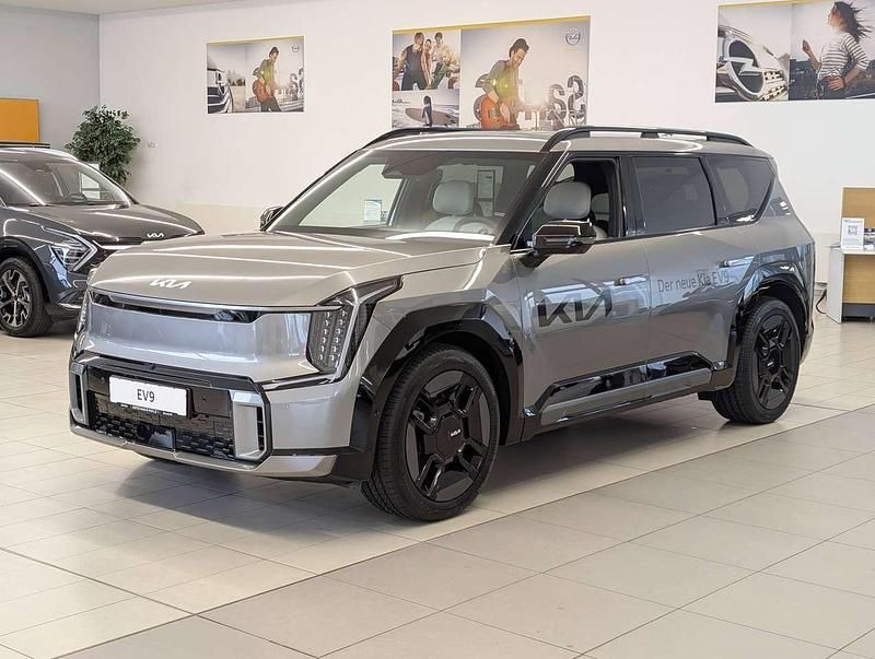 Pebble gray Neu 2025 Kia EV9 GT-Line SUV | 73.990 € (Etwas zu teuer) - Bild 1/4