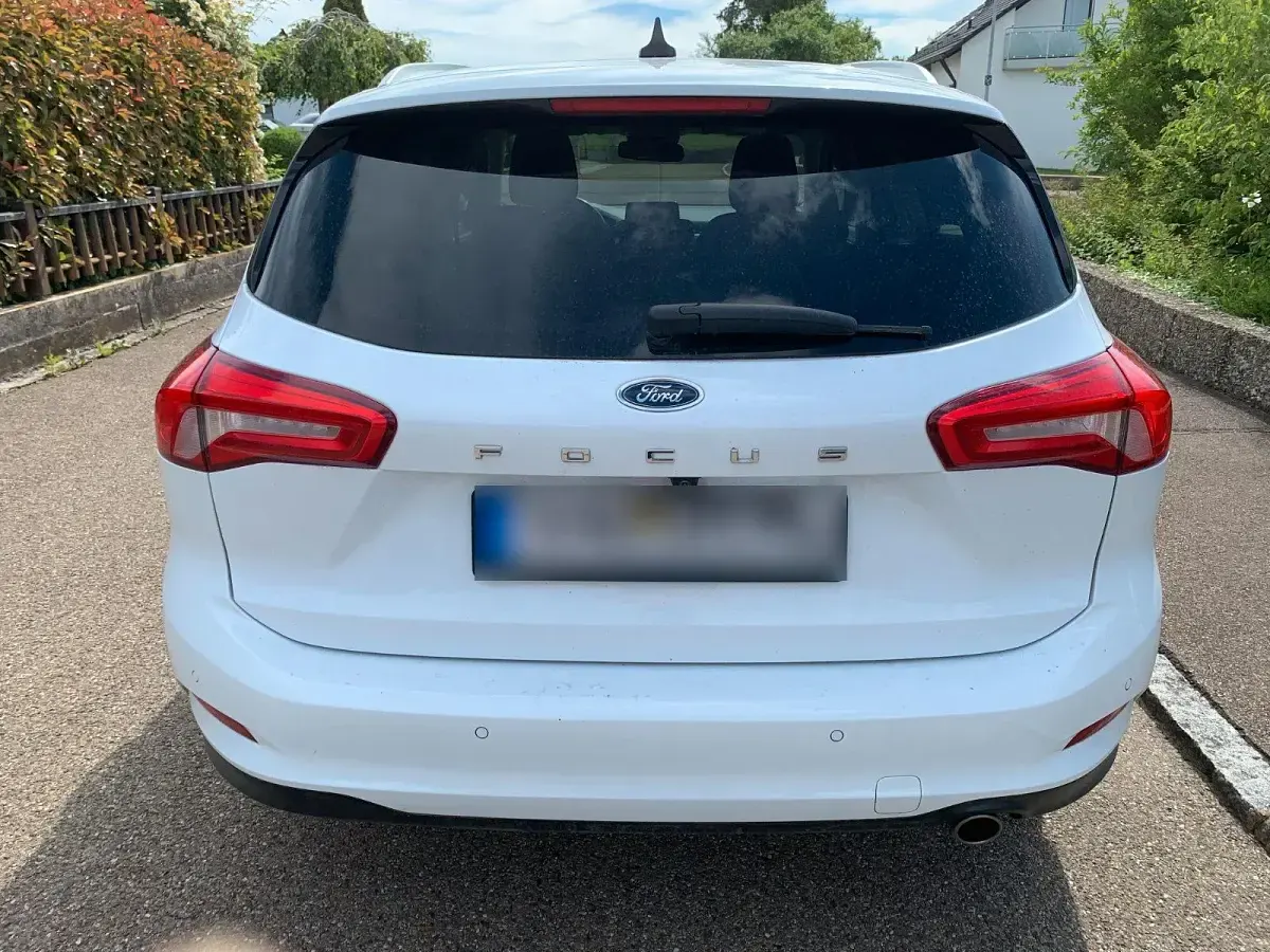 Gebraucht Ford Focus Titanium 182 PS (133 kW) 2020 Weiß Kombi