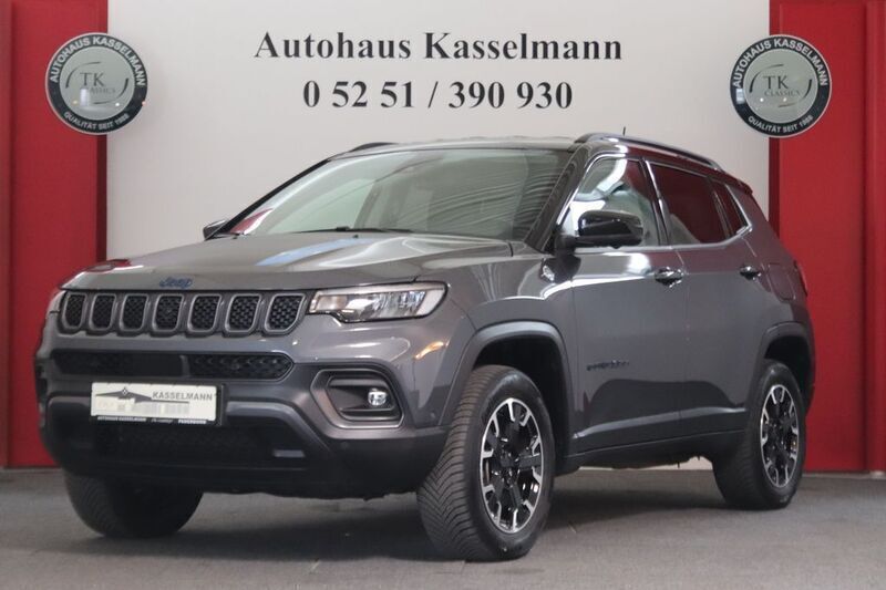 Grau Gebraucht 2022 Jeep Compass Trailhawk SUV | 22.600 € (Superpreis) - Bild 1/4