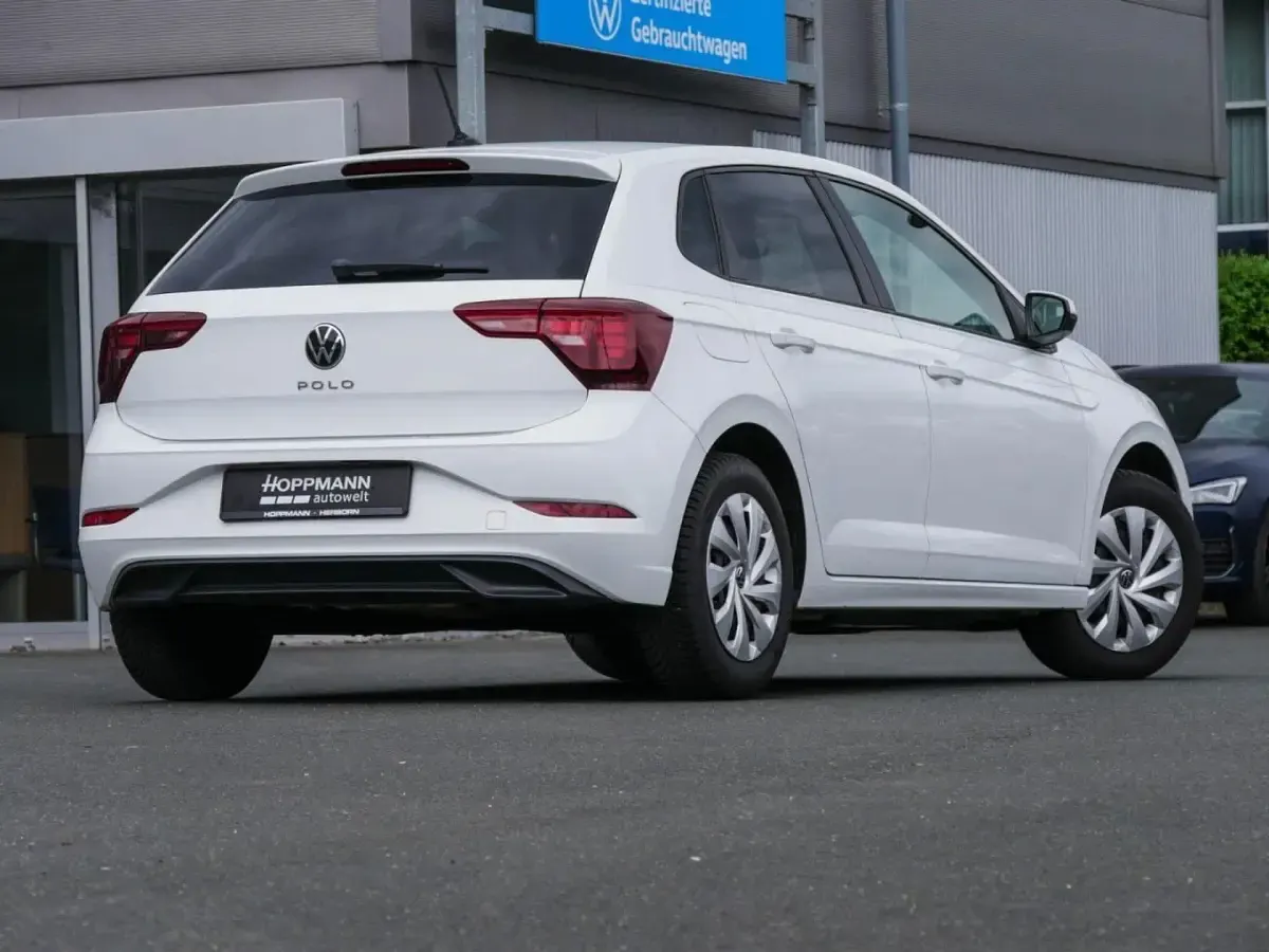 Gebraucht VW Polo Basis 80 PS (58 kW) 2022 Weiß Kleinwagen