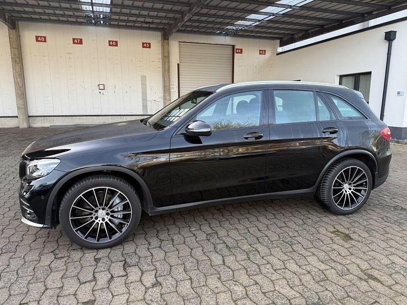 Schwarz Gebraucht 2017 Mercedes GLC43 AMG AMG SUV | 27.500 € (Fairer Preis) - Bild 1/4