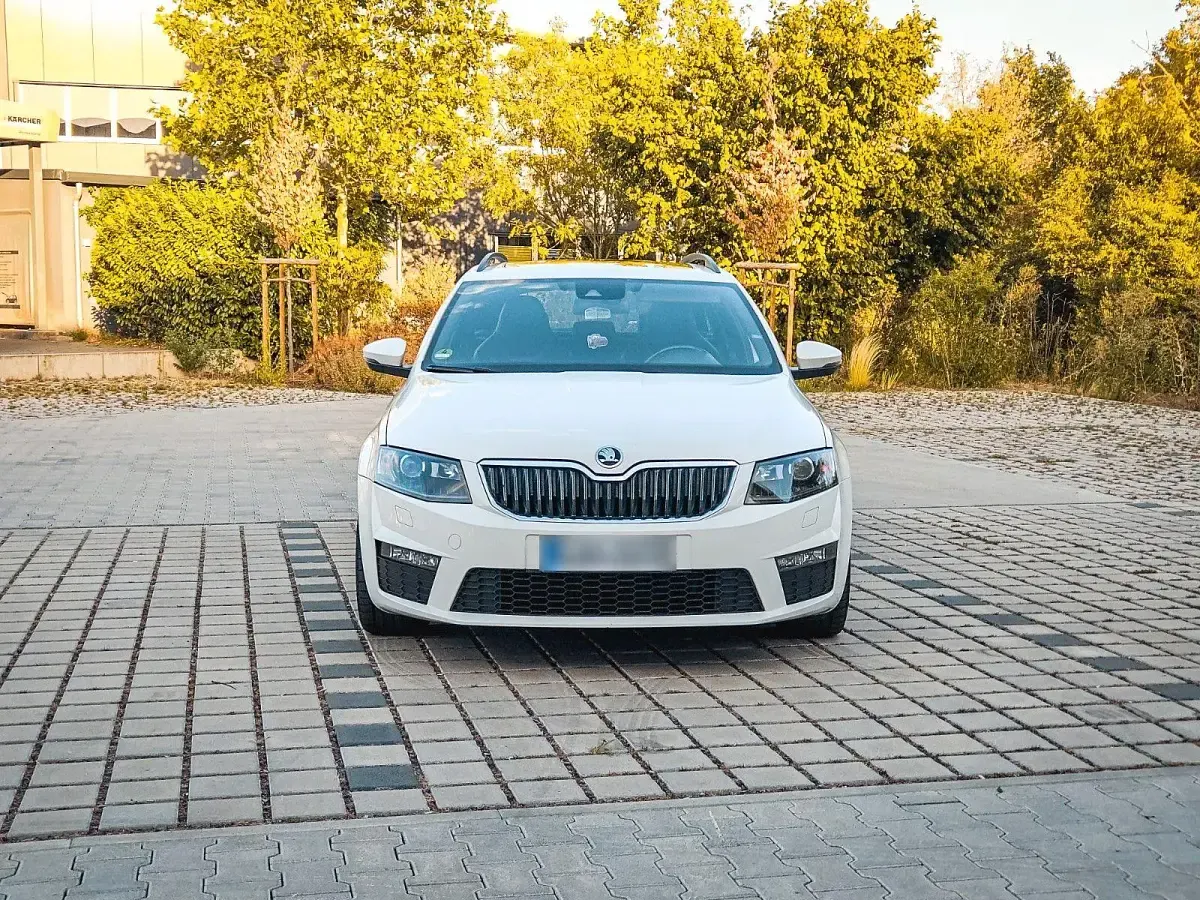 Gebraucht Skoda Octavia RS 184 PS (135 kW) 2016 Weiß Kombi