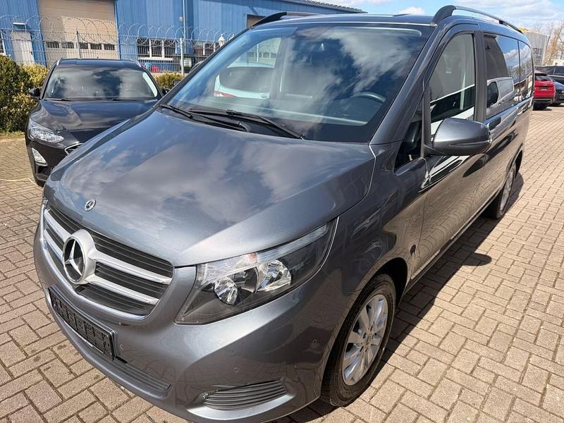 Gebraucht Mercedes V220 163 PS (119 kW) 2018 Grau Van / Kleinbus