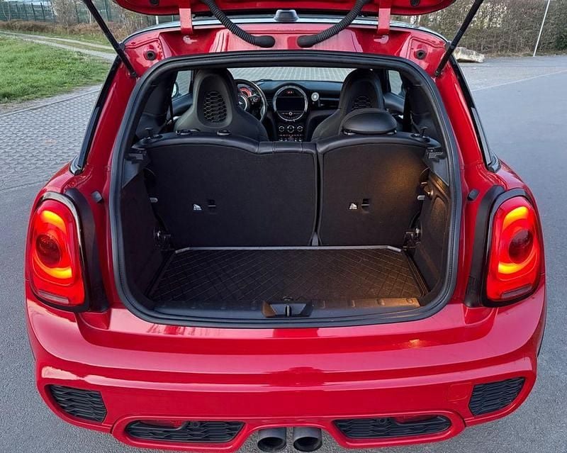 Second-hand Mini John Cooper Works 231 CP (169 kW) 2015 Roșu Hatchback