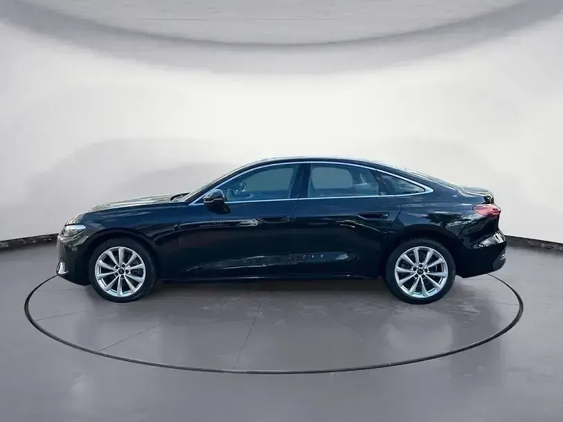 Gebraucht Audi A5 Basis 204 PS (150 kW) 2025 Mythosschwarz metallic Limousine