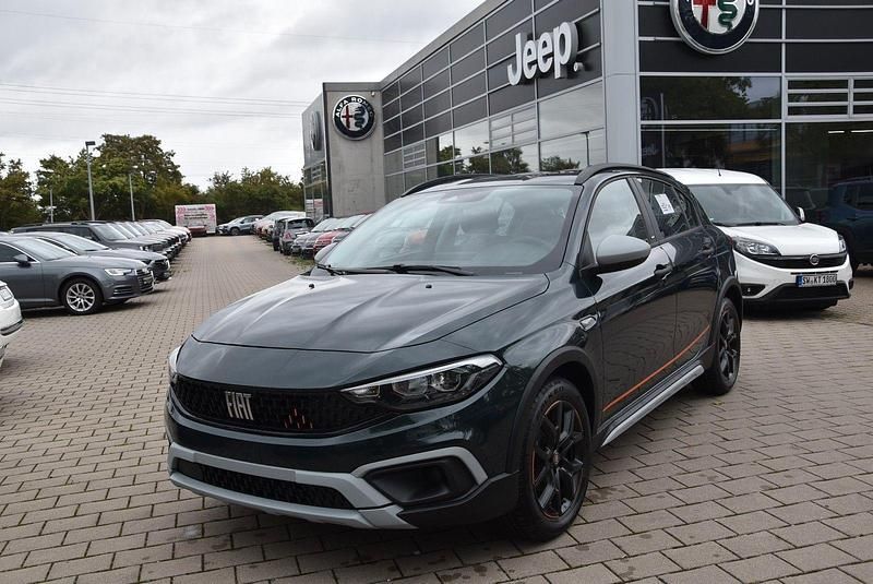 Grün Gebraucht 2024 Fiat Tipo Garmin Limousine | 25.990 € (Teuer) - Bild 1/4