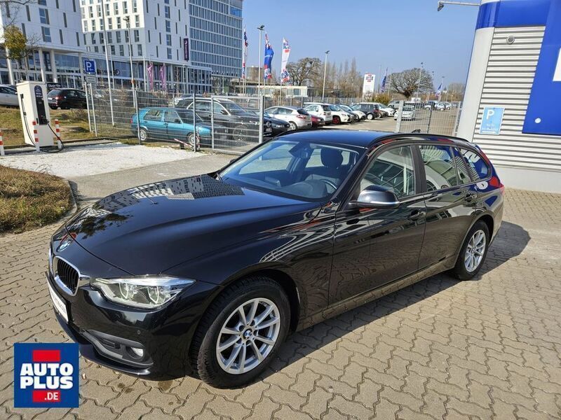 Schwarz Gebraucht 2019 BMW 320 Advantage Kombi | 16.989 € (Guter Preis) - Bild 1/4