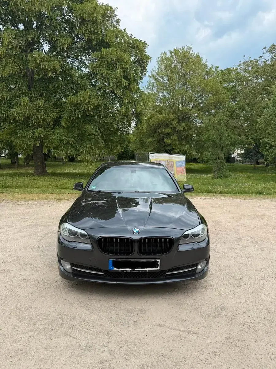 Używany BMW 520 184 KM (135 kW) 2012 Czarny Sedan/Limuzyna