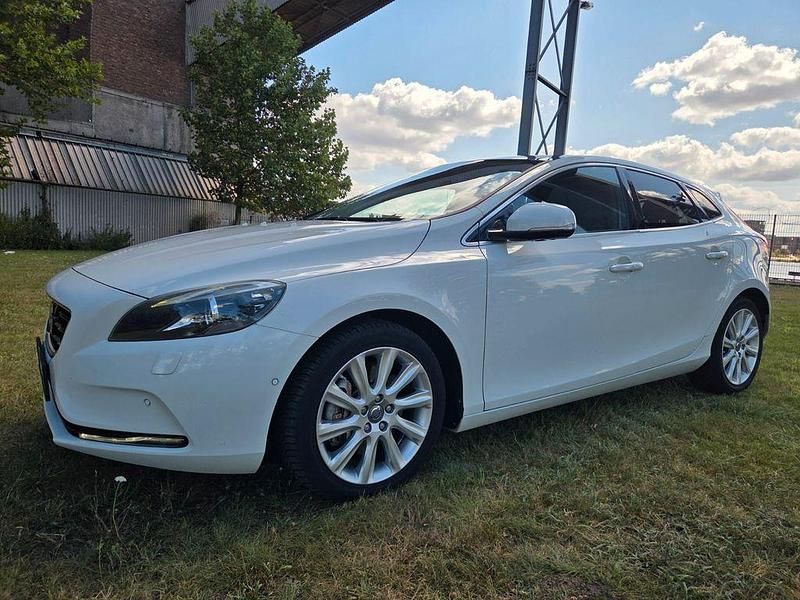 Gebraucht Volvo V40 150 PS (110 kW) 2014 Weiß Kombi