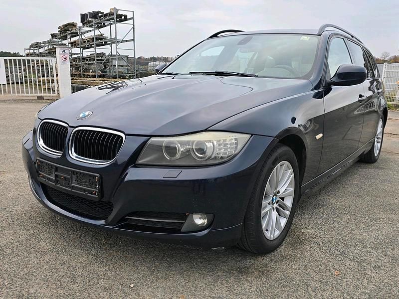 Gebraucht BMW 318 Exclusive 143 PS (105 kW) 2010 Blau Kombi
