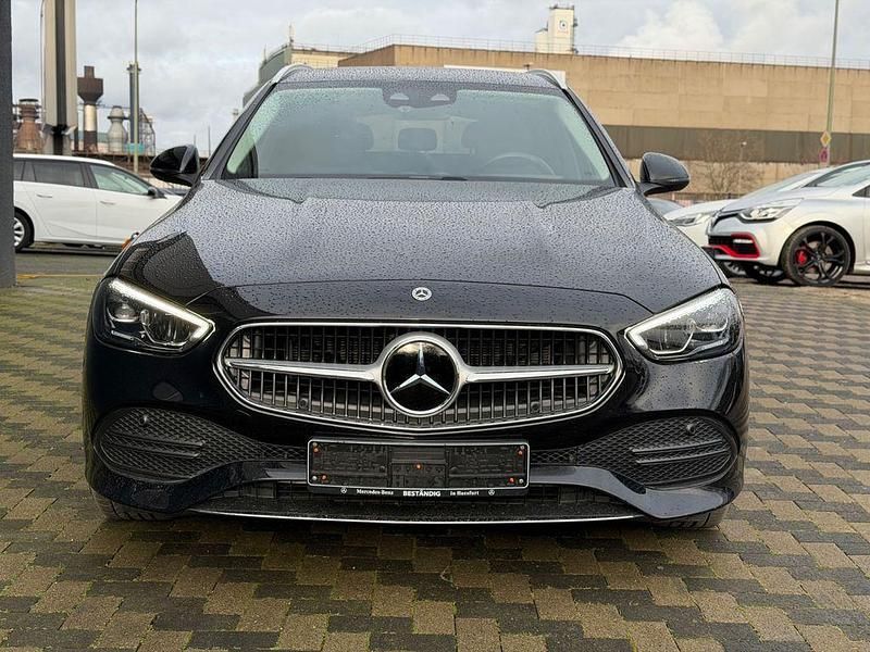 Gebraucht Mercedes C300e Avantgarde 204 PS (150 kW) 2022 Schwarz Limousine