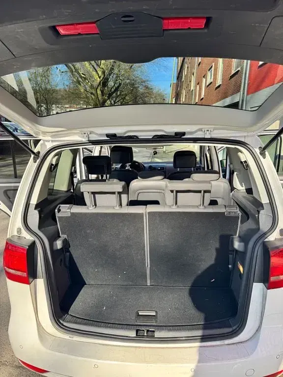 Gebraucht VW Touran Match 105 PS (77 kW) 2012 Weiß Van / Kleinbus