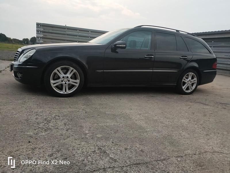 Schwarz Gebraucht 2008 Mercedes E320 Kombi | 4.999 € (Fairer Preis) - Bild 1/4
