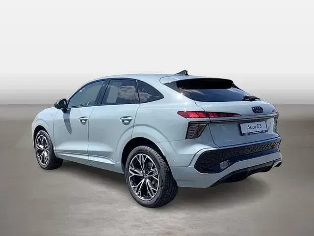 Neu Audi Q3 Sportback Sport 150 PS (110 kW) 2026 Grau SUV
