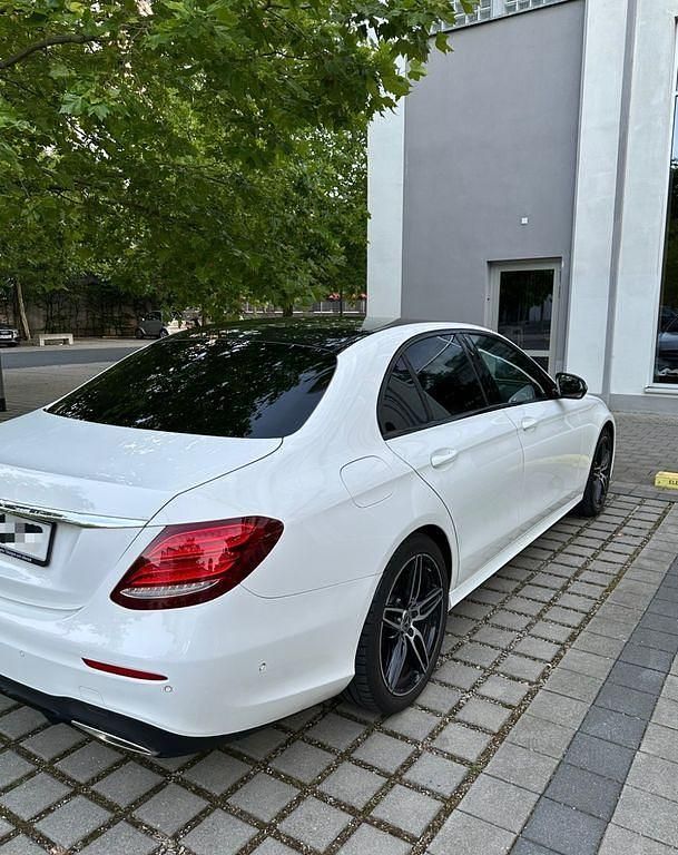 Gebraucht Mercedes E200 AMG 184 PS (135 kW) 2017 Weiß Limousine