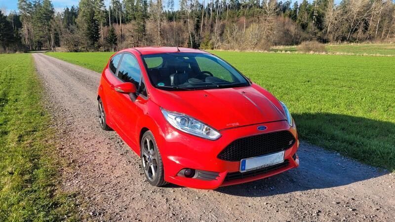 Rot Gebraucht 2014 Ford Fiesta Sport Kleinwagen | 7.500 € (Fairer Preis) - Bild 1/4