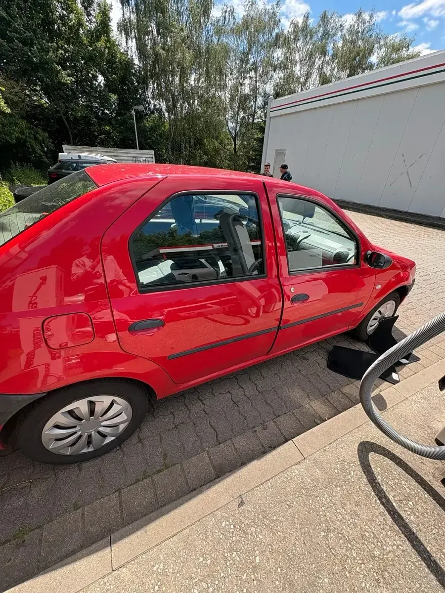Gebraucht Dacia Logan 75 PS (55 kW) 2006 Rot Kleinwagen
