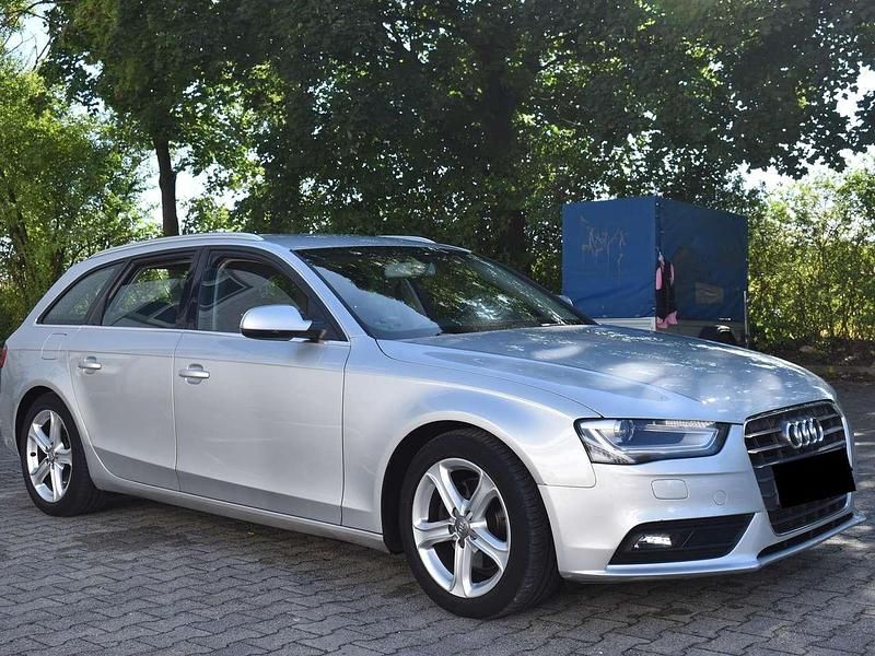 Silber Gebraucht 2013 Audi A4 Attraction Kombi | 9.500 € (Etwas zu teuer) - Bild 1/4