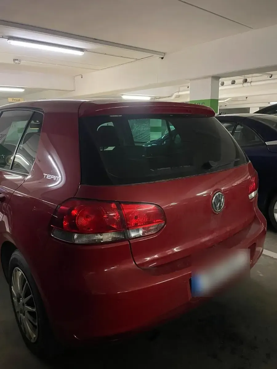 Gebraucht VW Golf VI 100 PS (73 kW) 2010 Rot Kleinwagen