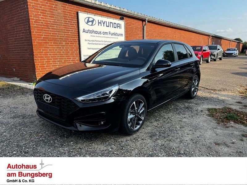 Schwarz Gebraucht 2025 Hyundai i30 Advantage Limousine | 22.990 € (Fairer Preis) - Bild 1/3