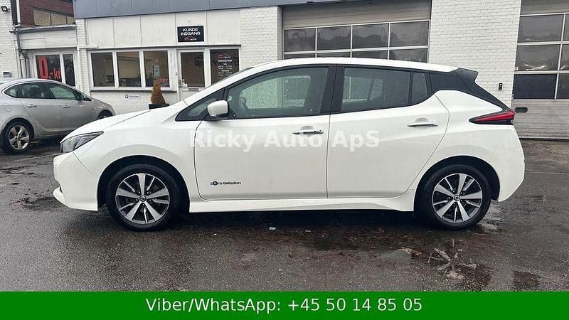 Gebraucht Nissan Leaf Acenta 110 kW (150 PS) 2019 Weiß Kleinwagen