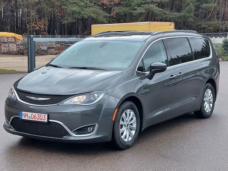 Gebraucht Chrysler Pacifica 287 PS (211 kW) 2017 Grau SUV